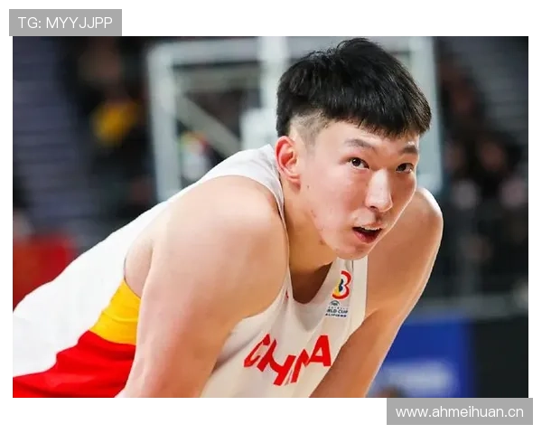 周琦机场随手拎的包比我半个月工资还贵，真是活在另一个世界