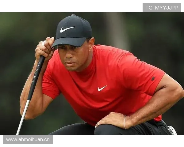 泰格·伍兹今天穿的球鞋，比我全家的鞋还贵，真是活生生的土豪范儿啊！